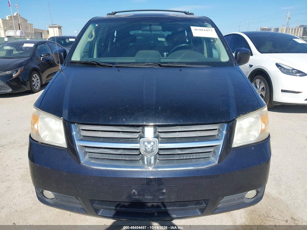 2010 Dodge Grand Caravan SXT photo 6