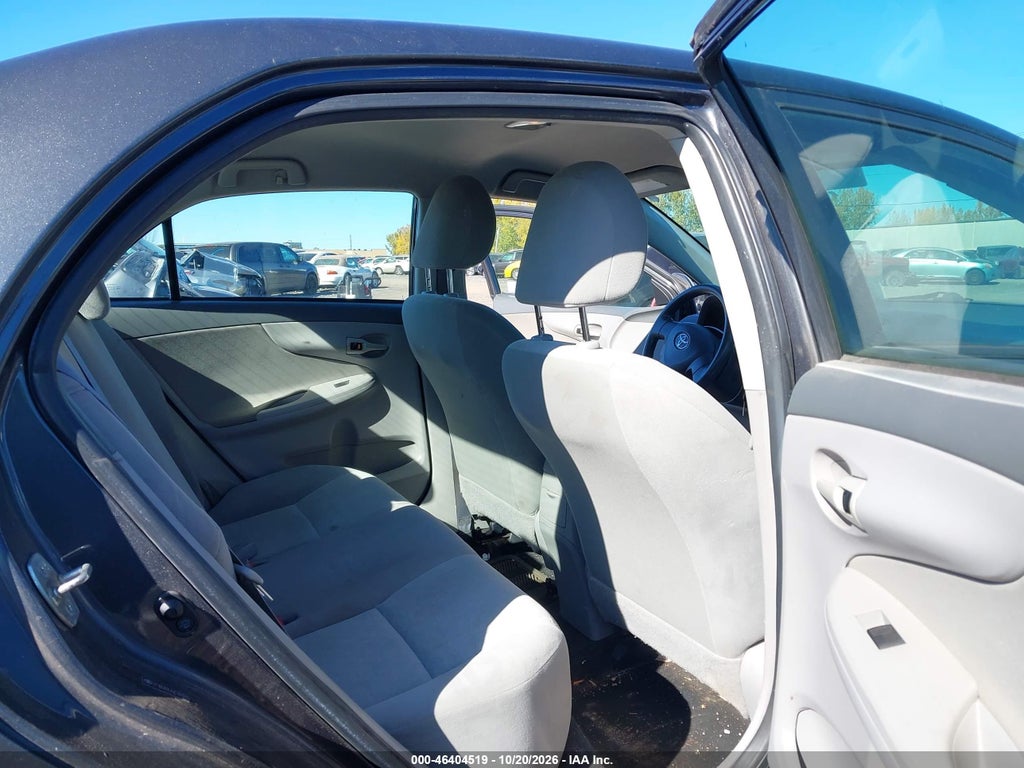 2009 Toyota Corolla LE photo 8