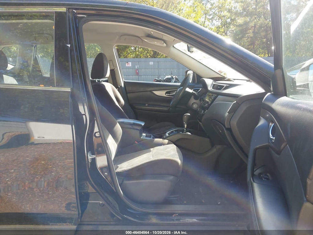 2015 Nissan Rogue S photo 5