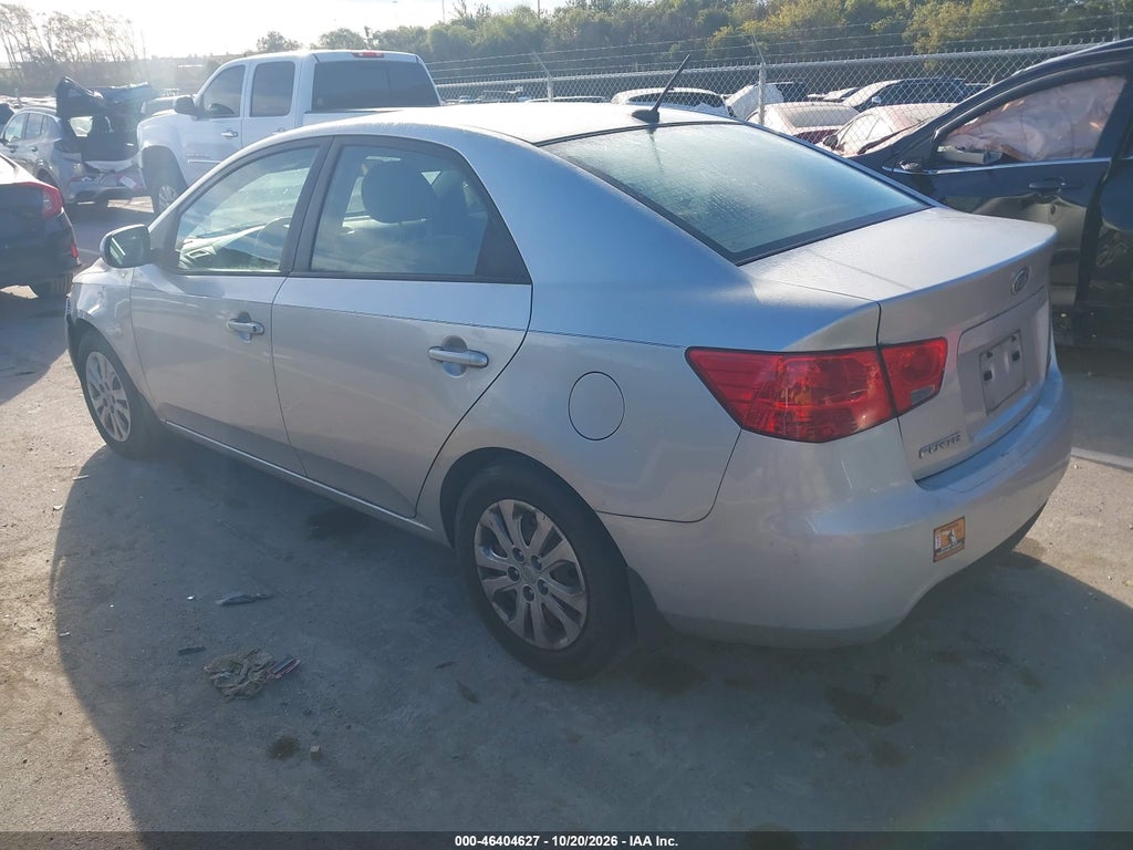 2013 Kia Forte LX photo 3