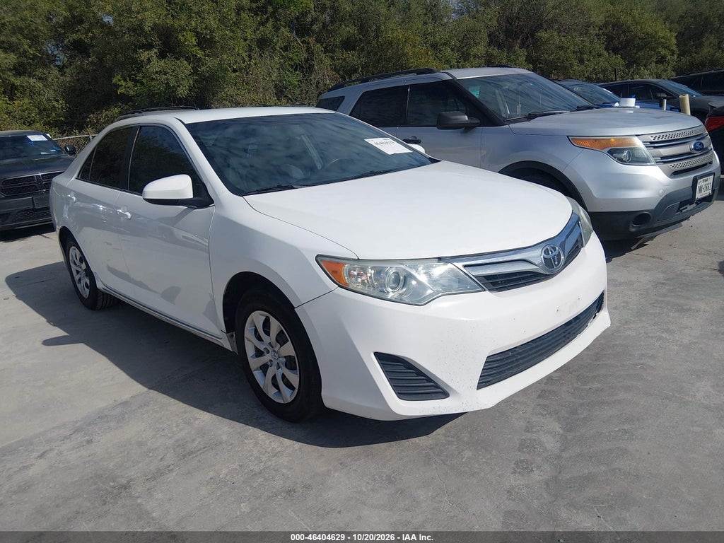 2012 Toyota Camry LE photo 1