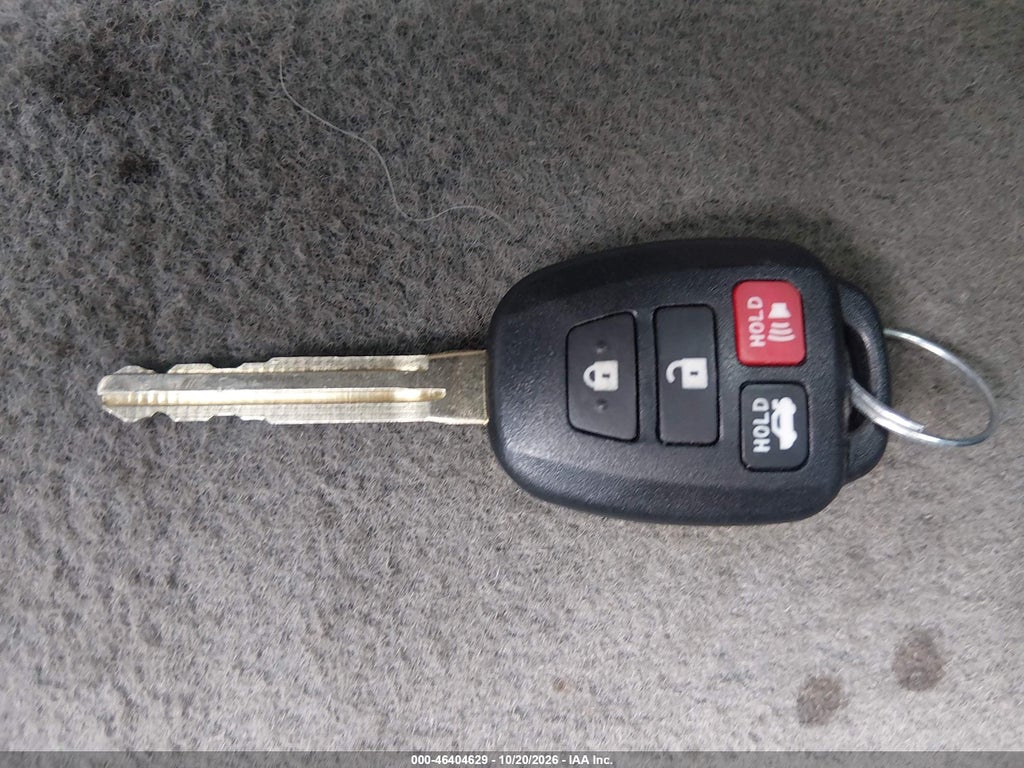 2012 Toyota Camry LE photo 11