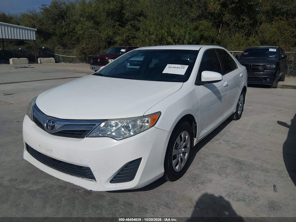 2012 Toyota Camry LE photo 2