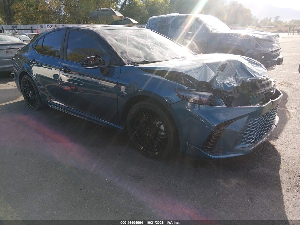 TOYOTA CAMRY 2026