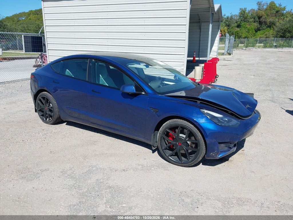 TESLA MODEL 3 2021