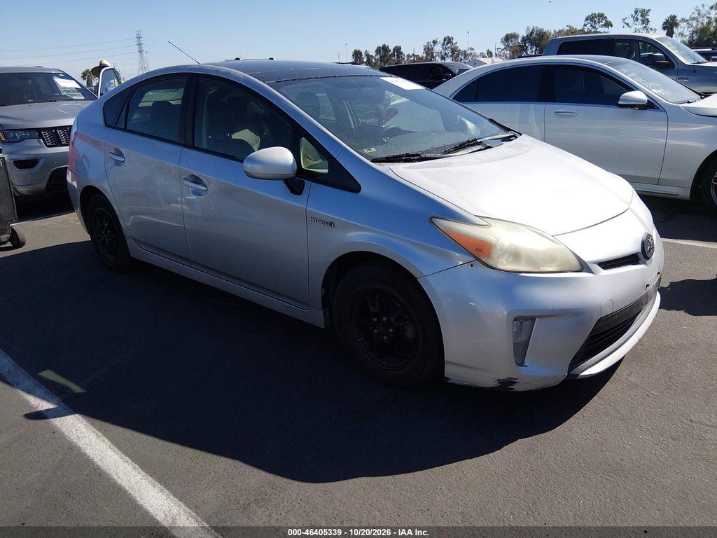 2012 Toyota Prius Three photo 1