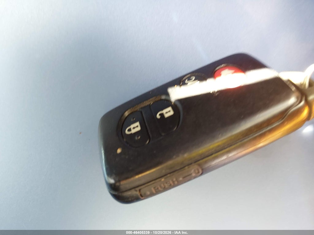 2012 Toyota Prius Three photo 11