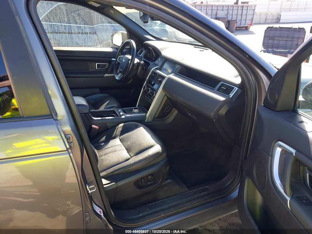 2016 Land Rover Discovery Sport HSE photo 5