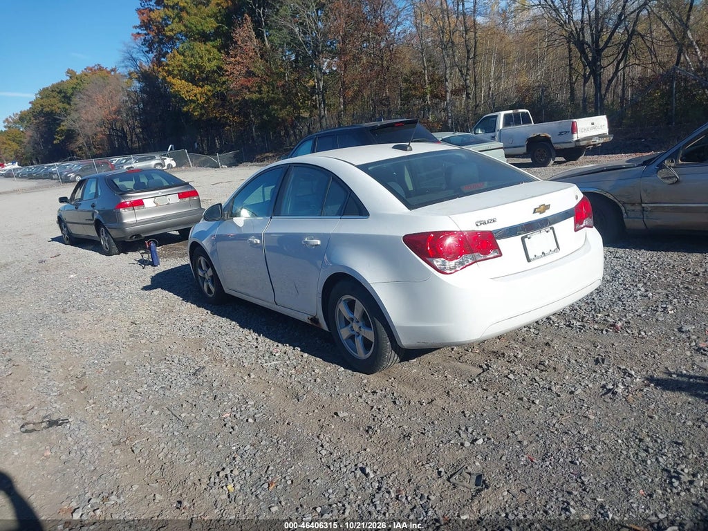 2016 Chevrolet Cruze Limited 1LT Auto photo 3