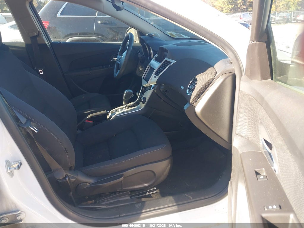 2016 Chevrolet Cruze Limited 1LT Auto photo 5