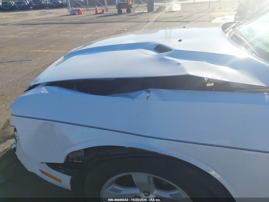 2014 Dodge Challenger SXT Plus photo 6