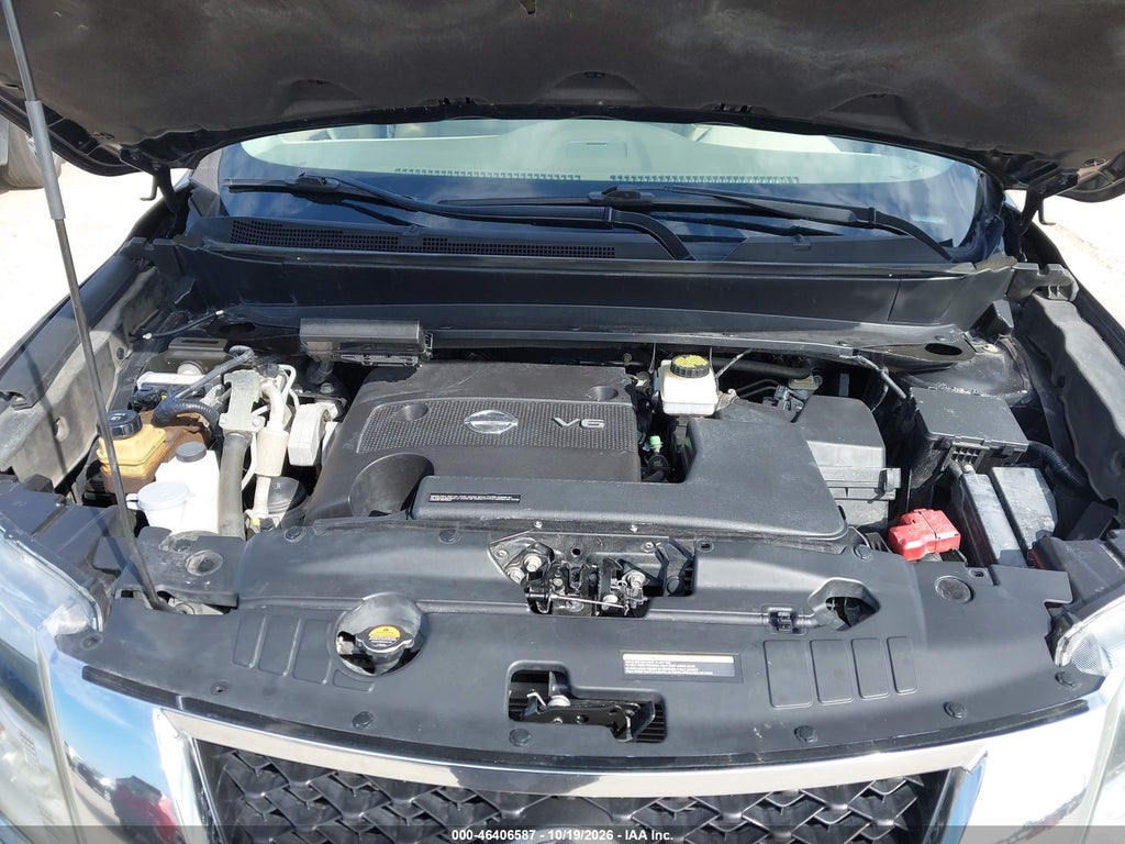2015 Nissan Pathfinder SL photo 10