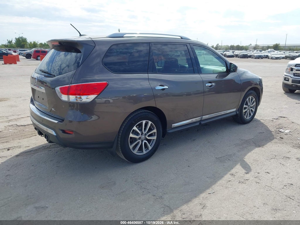 2015 Nissan Pathfinder SL photo 4