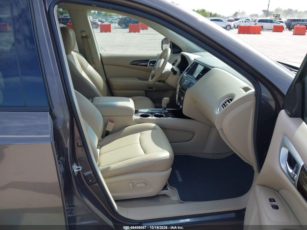 2015 Nissan Pathfinder SL photo 5