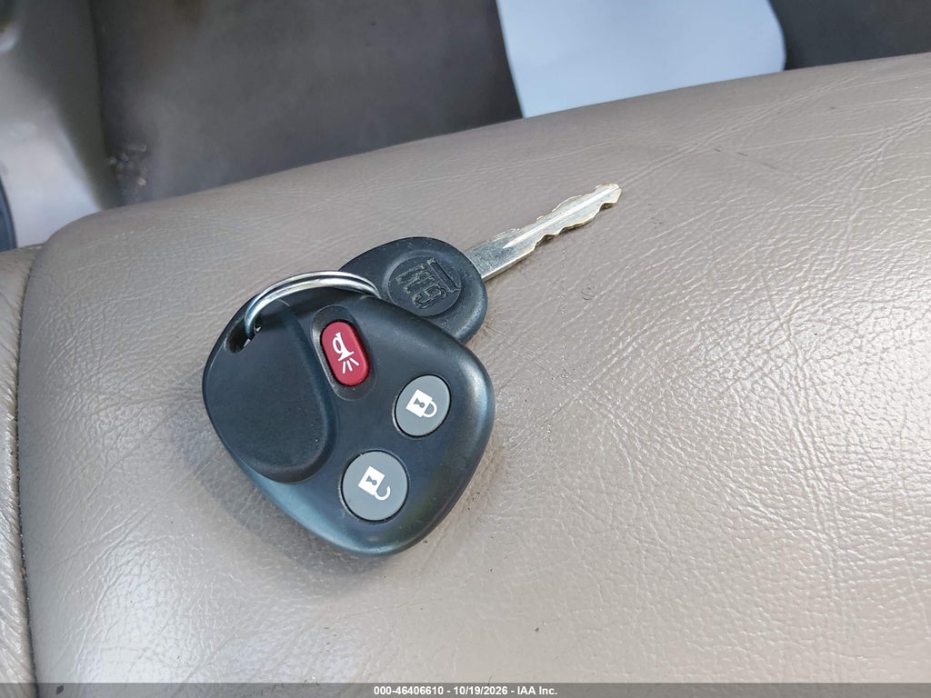 2005 Chevrolet Avalanche 1500 LS photo 11