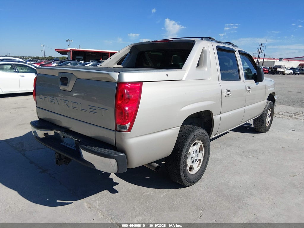 2005 Chevrolet Avalanche 1500 LS photo 4