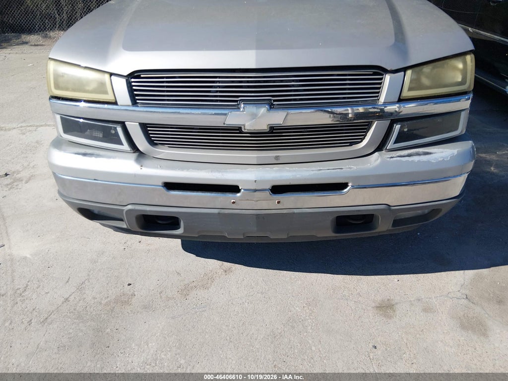 2005 Chevrolet Avalanche 1500 LS photo 6