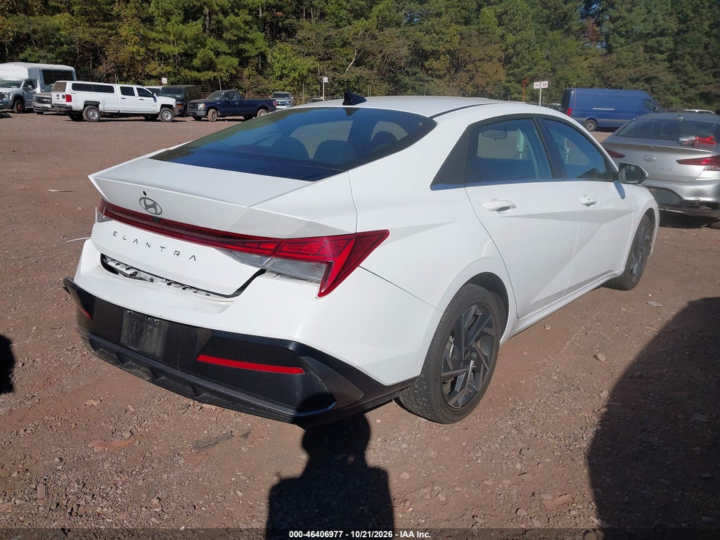 2025 Hyundai Elantra SEL Convenience photo 4