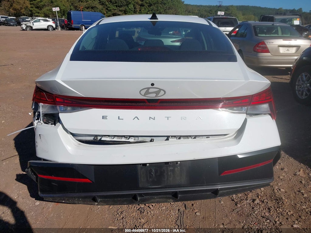 2025 Hyundai Elantra SEL Convenience photo 6
