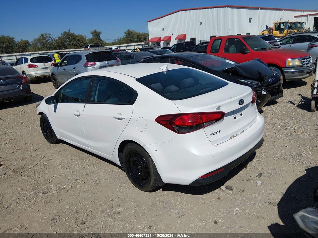2017 Kia Forte LX photo 3
