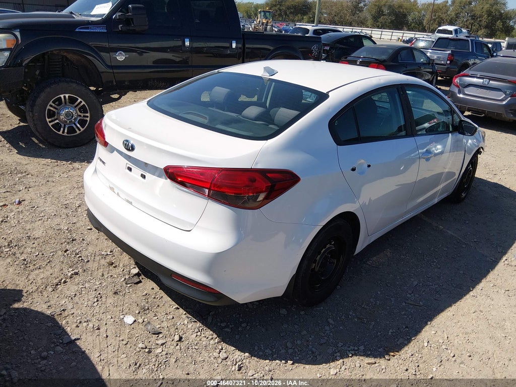 2017 Kia Forte LX photo 4