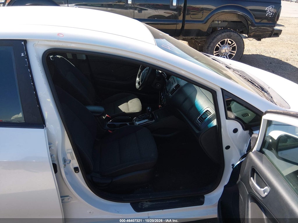 2017 Kia Forte LX photo 5