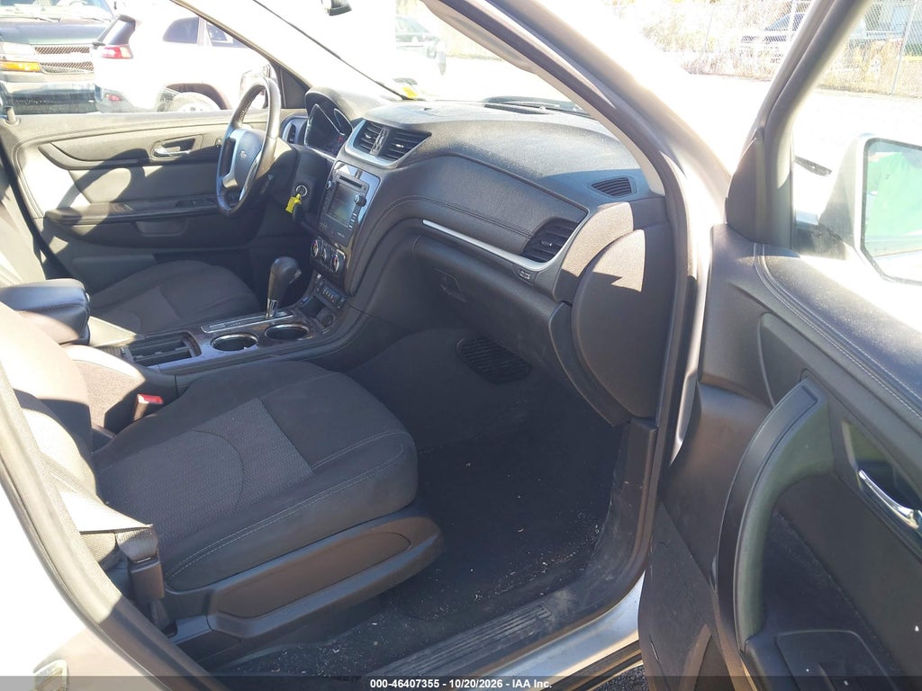 2015 Chevrolet Traverse 2LT photo 5