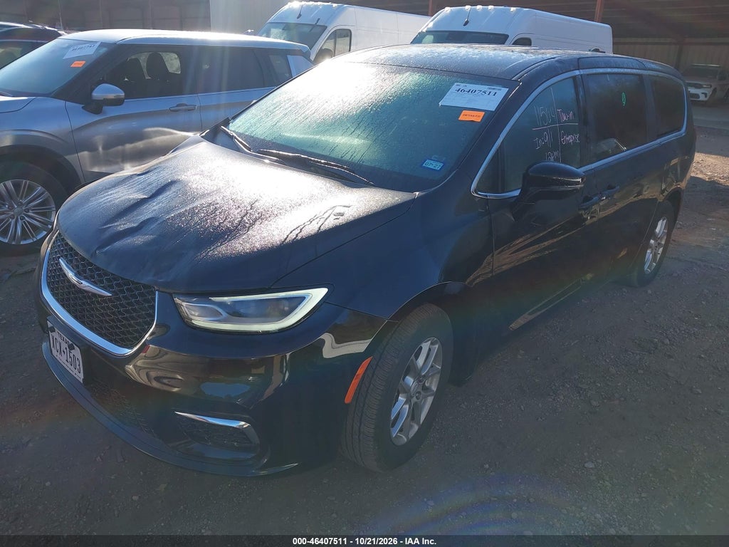 2026 Chrysler Pacifica Select photo 2