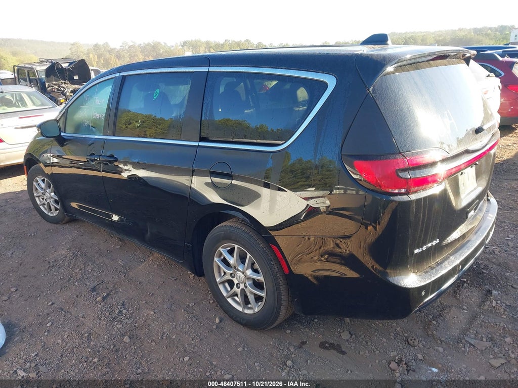 2026 Chrysler Pacifica Select photo 3