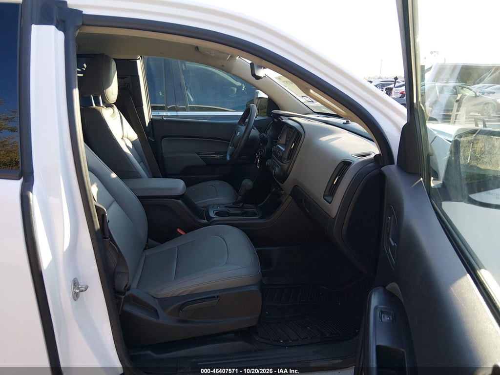 2016 Chevrolet Colorado WT photo 5