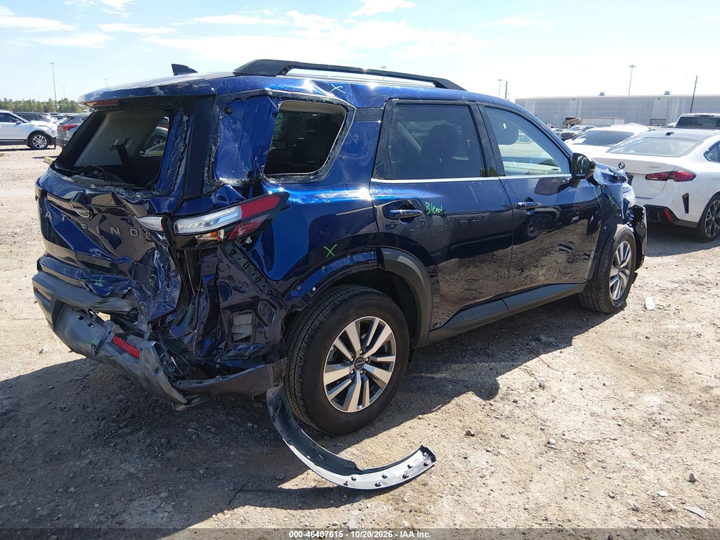 2026 Nissan Pathfinder SL photo 4