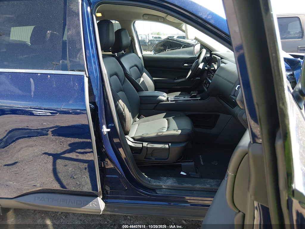 2026 Nissan Pathfinder SL photo 5