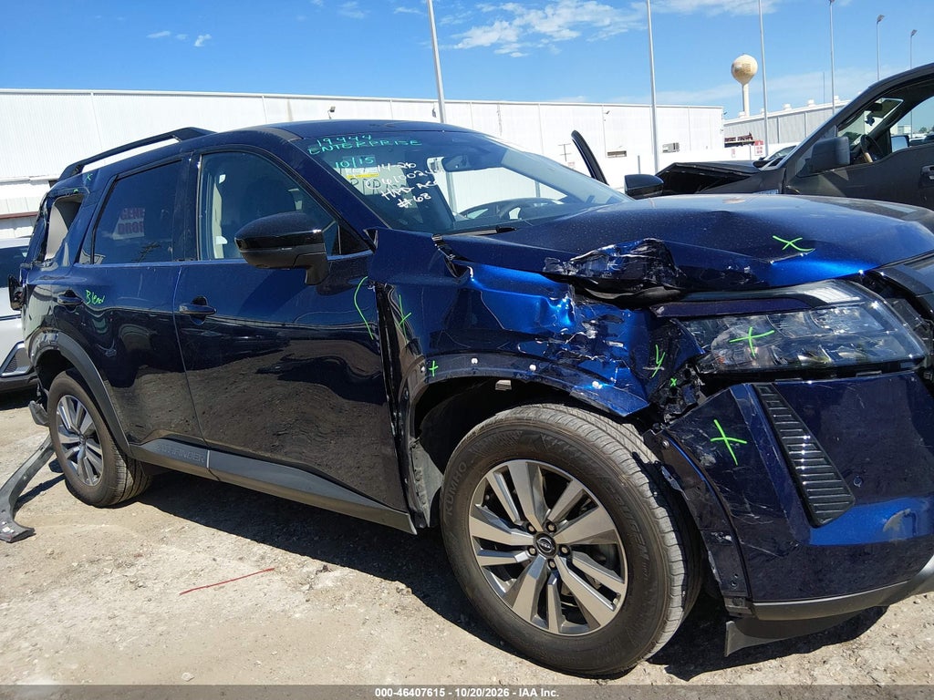 2026 Nissan Pathfinder SL photo 6