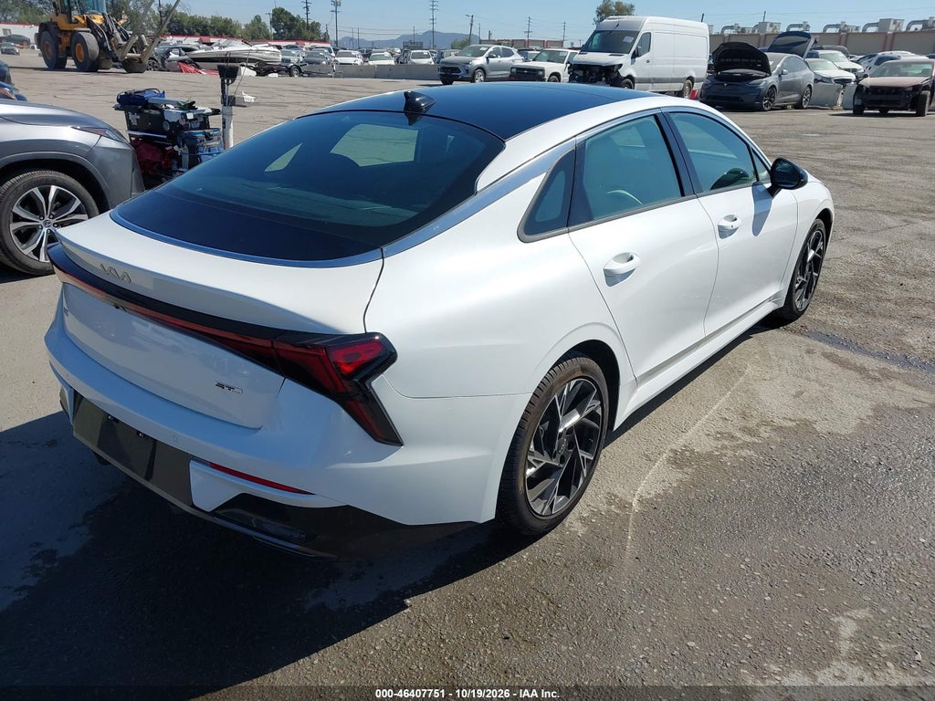 2025 Kia K5 GT-Line photo 4