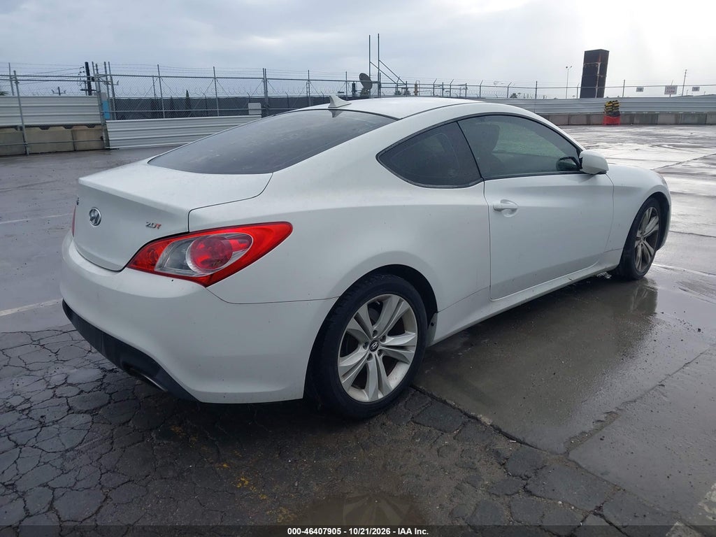 2011 Hyundai Genesis 2.0T photo 4