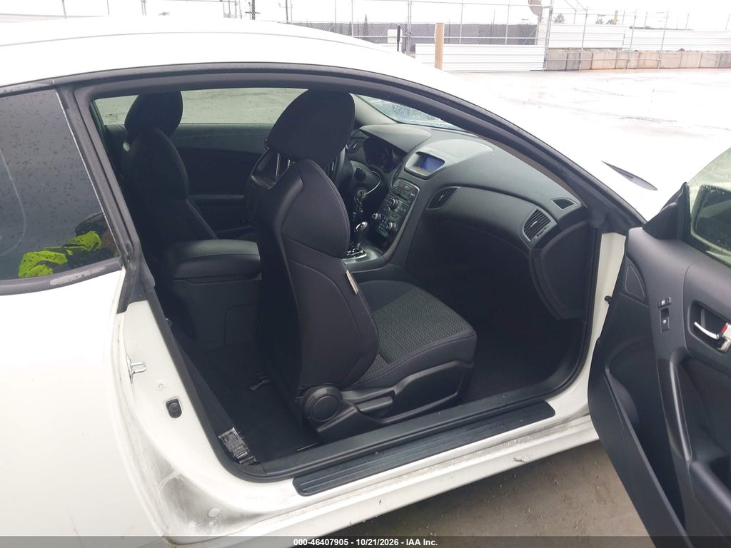 2011 Hyundai Genesis 2.0T photo 5