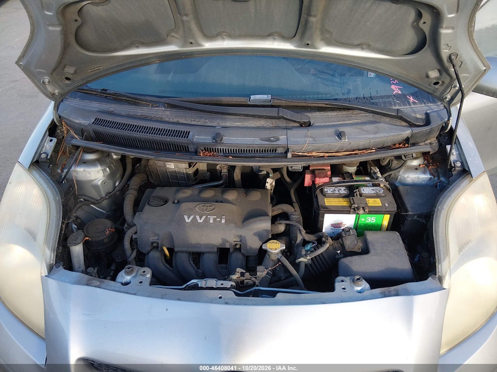 2010 Toyota Yaris photo 10