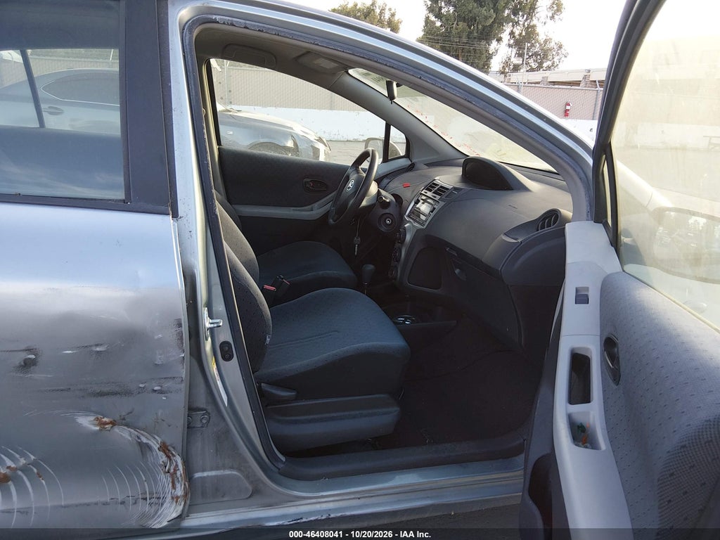 2010 Toyota Yaris photo 5