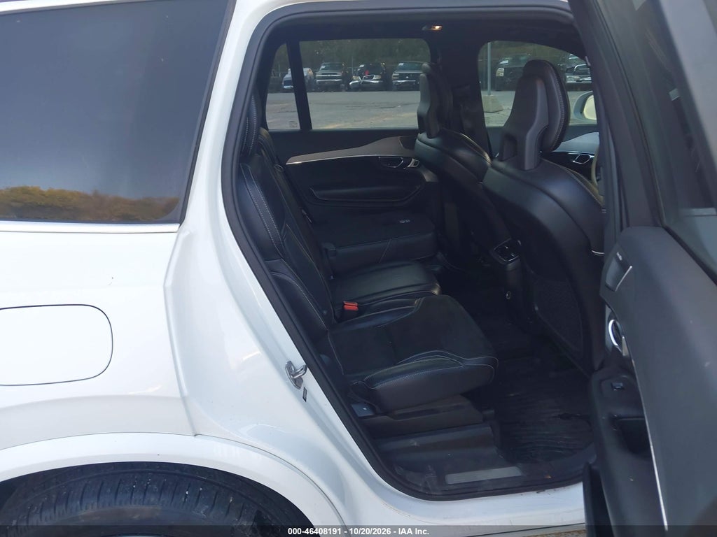 2016 Volvo XC90 T6 R-Design photo 8