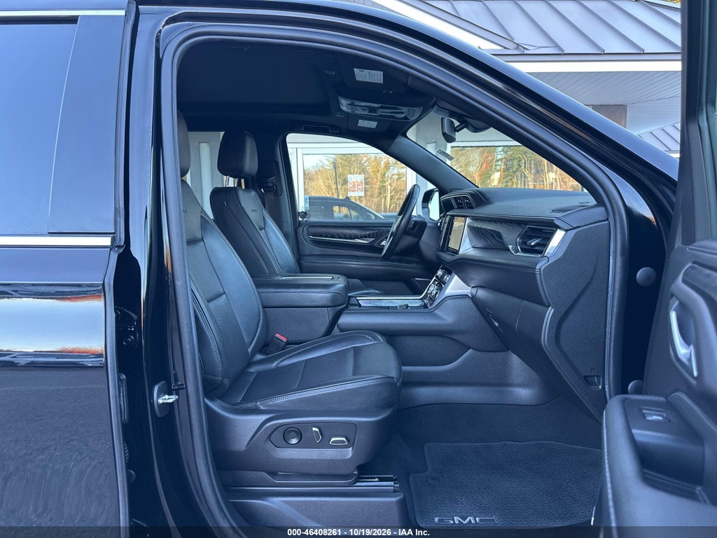 2022 GMC Yukon XL 4WD Denali photo 5