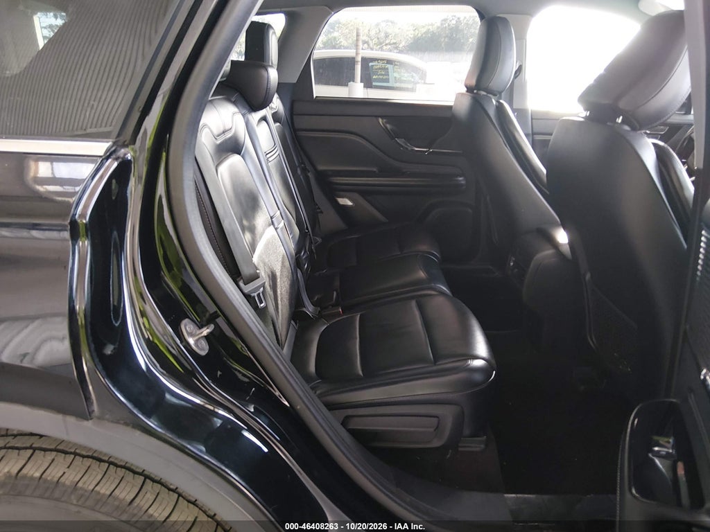 2021 Lincoln Corsair Standard photo 8