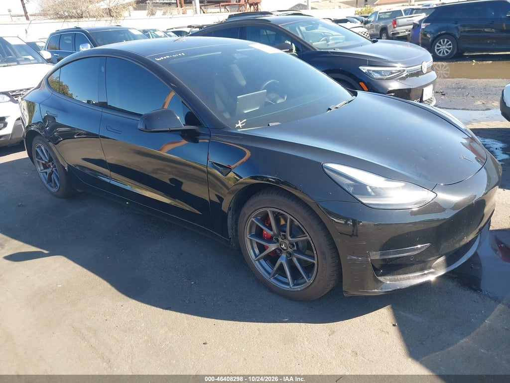 TESLA MODEL 3 2021