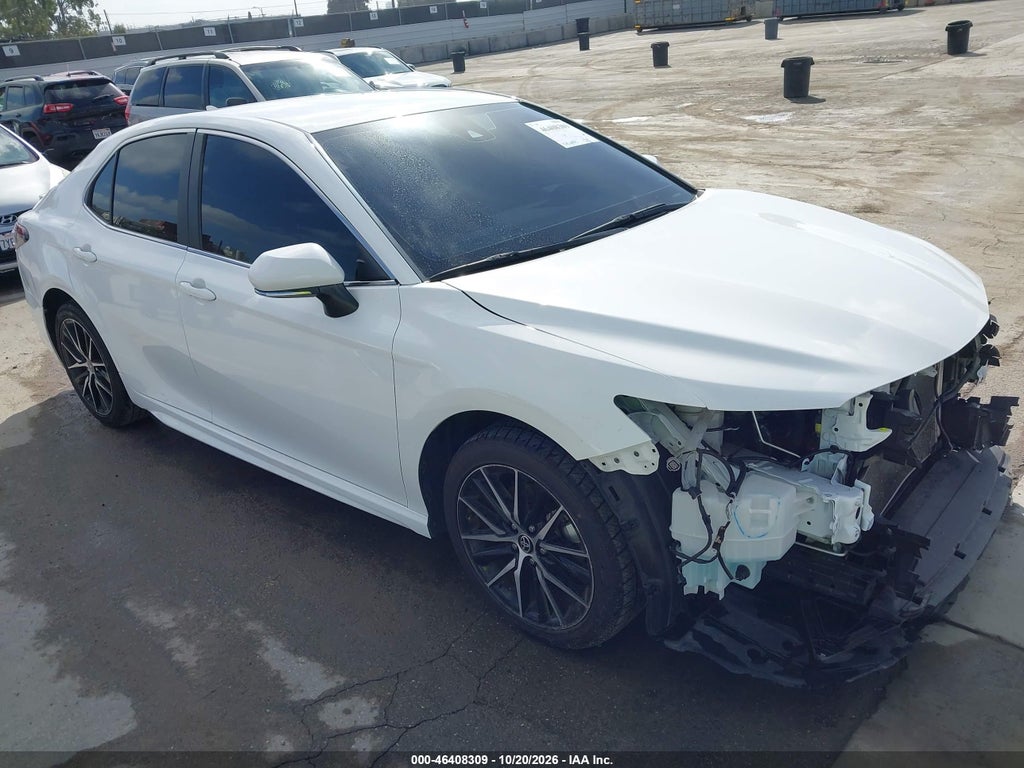 TOYOTA CAMRY 2023