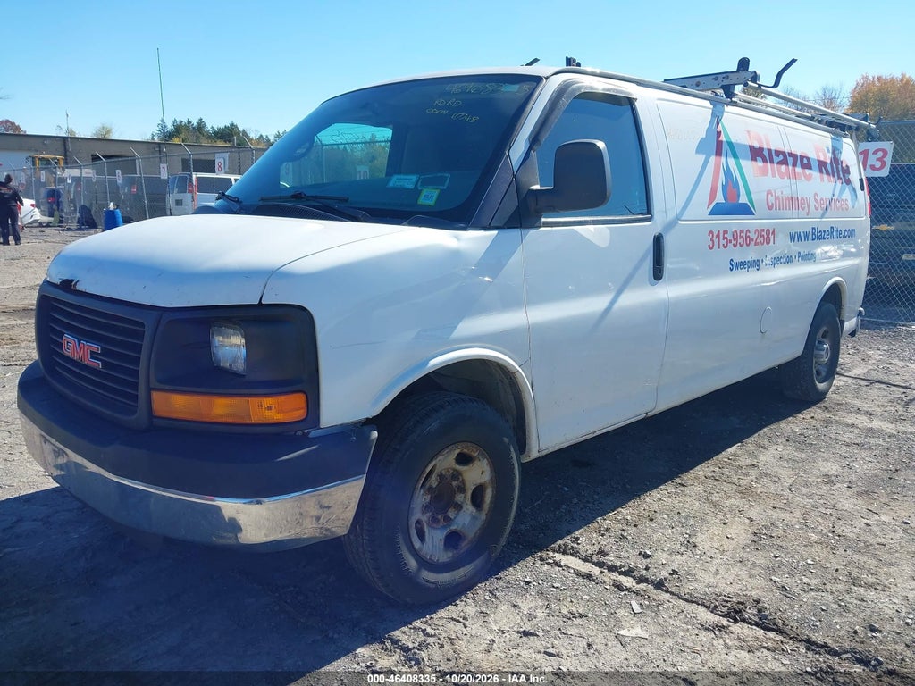 2014 GMC Savana 2500 Work Van photo 2