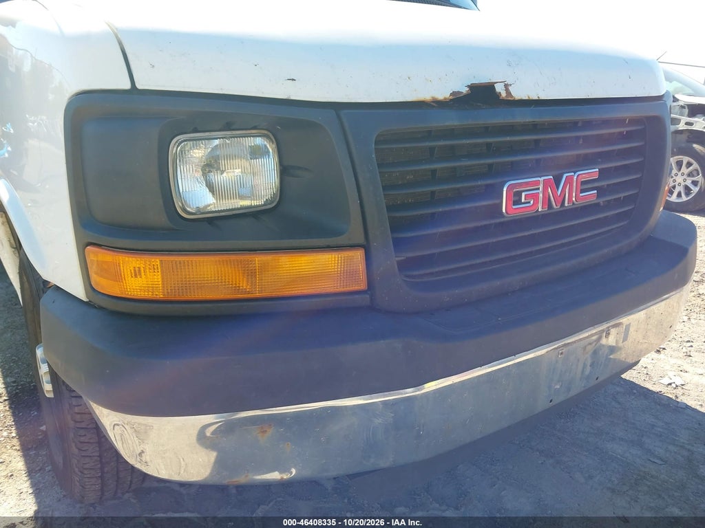 2014 GMC Savana 2500 Work Van photo 6