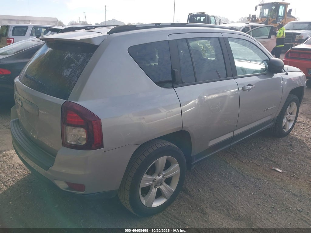 2016 Jeep Compass Sport photo 4