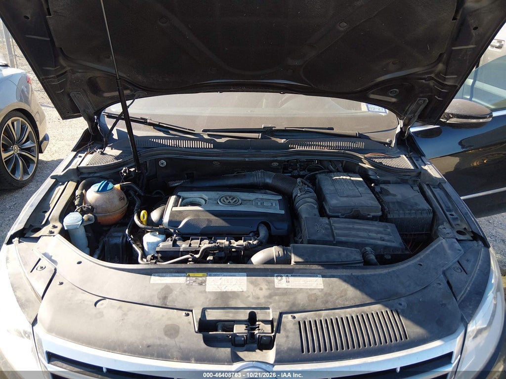 2014 Volkswagen CC 2.0T R-Line photo 10