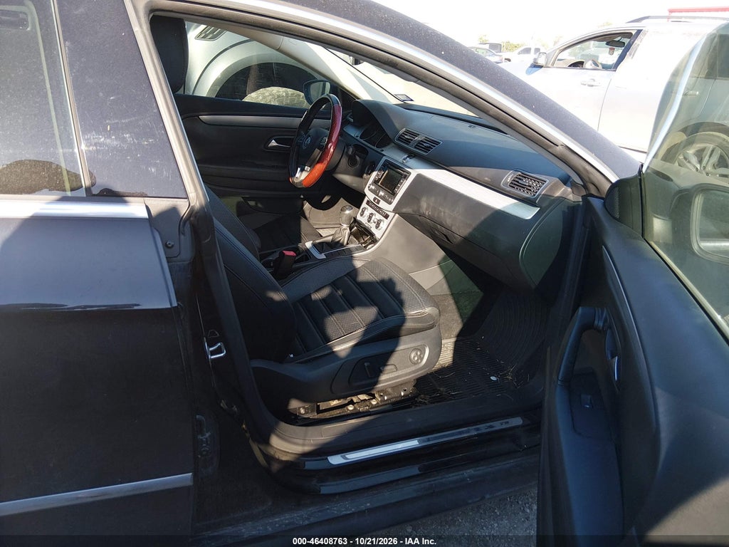 2014 Volkswagen CC 2.0T R-Line photo 5