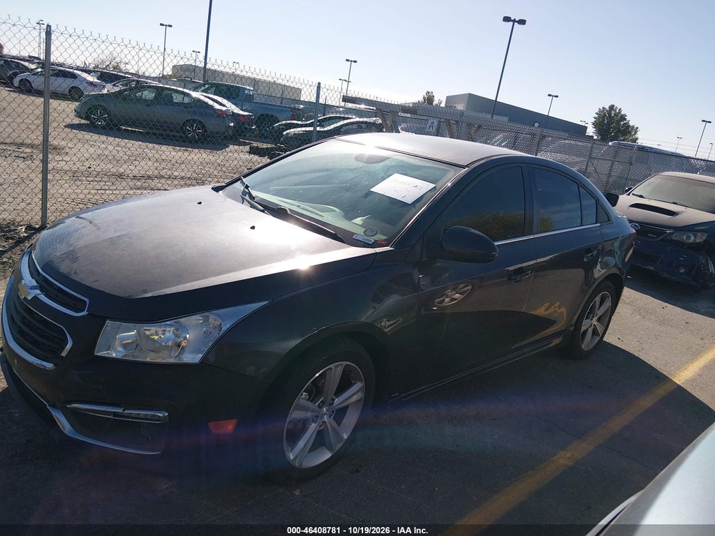 2015 Chevrolet Cruze 2LT Auto photo 2