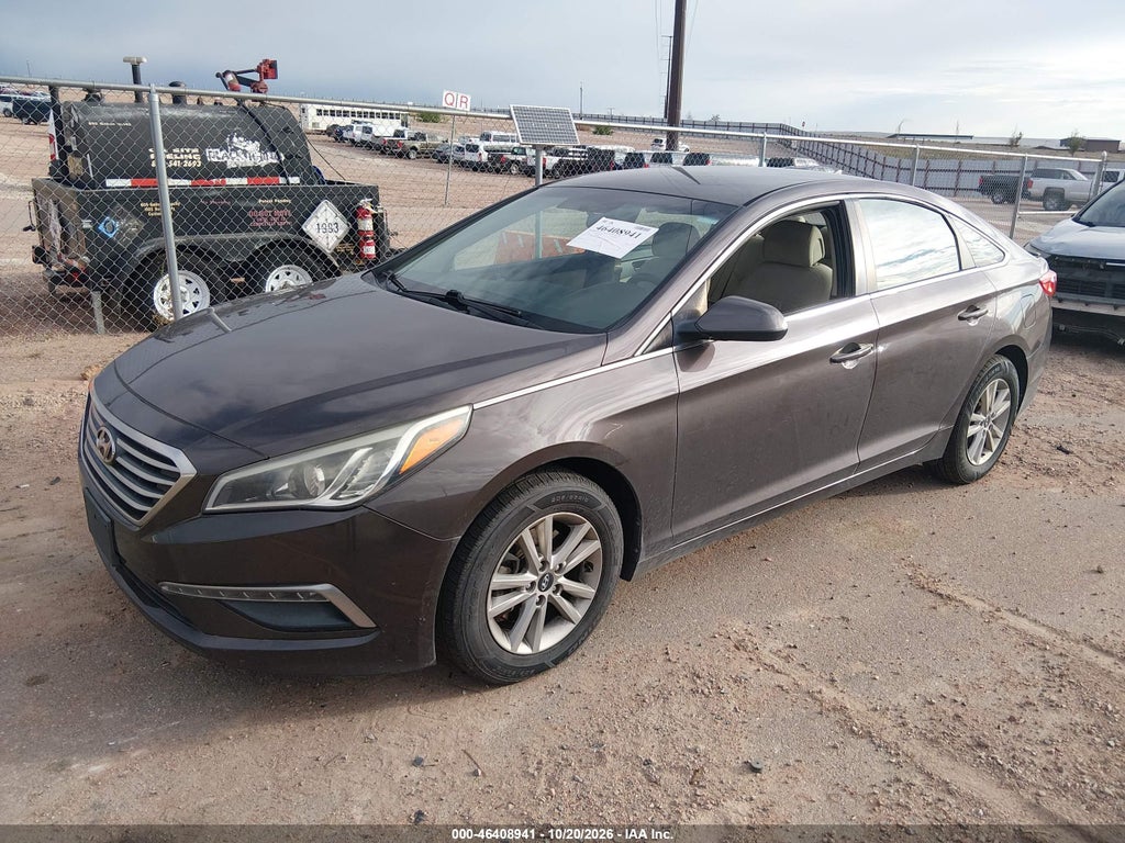2015 Hyundai Sonata SE photo 2